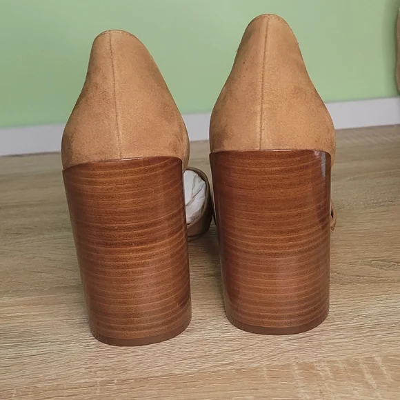 Vince Prim Leather Pump Tan Suede Chunky Heel Pointed Toe Classic 9.5 NWT - Picture 7 of 10